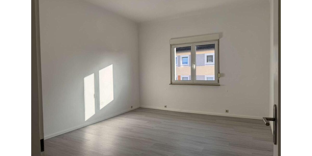 Etagenwohnung Fürth Südstadt - 3 Zimmer, 81 m&sup2;, 880&euro; | Angebot:26491412