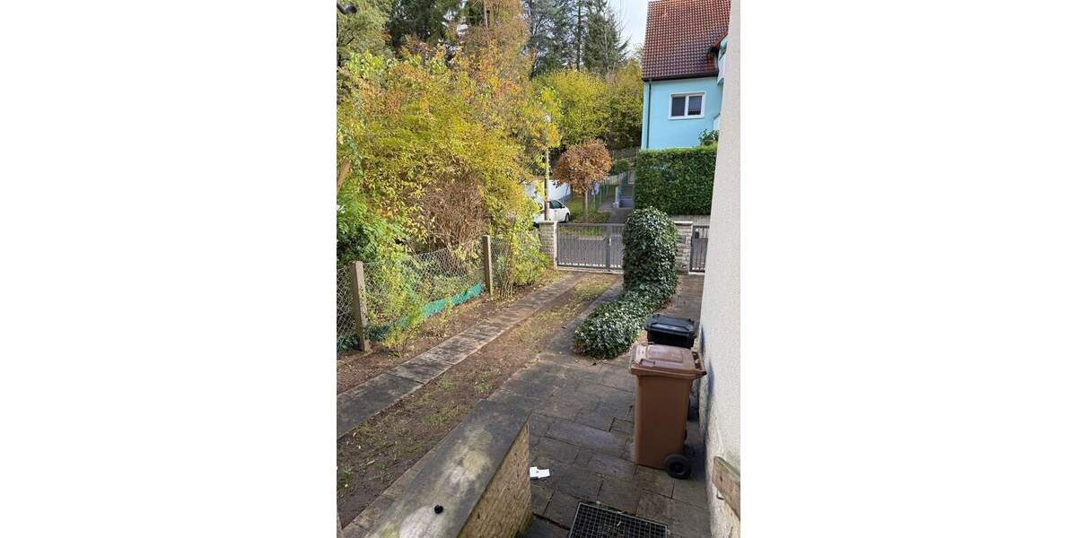 Einfamilienhaus Roßtal - 7 Zimmer, 165 m&sup2;, 450.000&euro; | Angebot:25703799