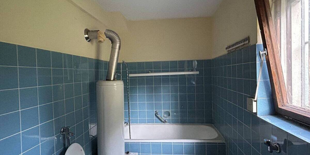 Mehrfamilienhaus, Wohnhaus Erlangen / Frauenaurach Frauenaurach - 8 Zimmer, 236 m&sup2;, 359.000&euro; | Angebot:24051824