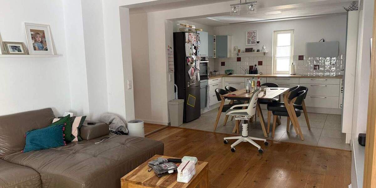 Etagenwohnung Heroldsberg - 3 Zimmer, 98 m&sup2;, 360.000&euro; | Angebot:25703794