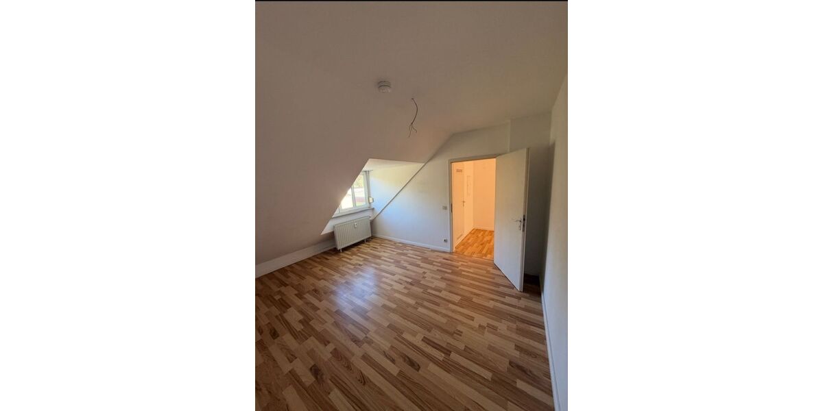 Lichtdurchflutete 3-Zimmer-Dachgeschosswohnung mit Südwestbalkon in Schwand - 3- Schwandstetten Schwand | Angebot:27621624