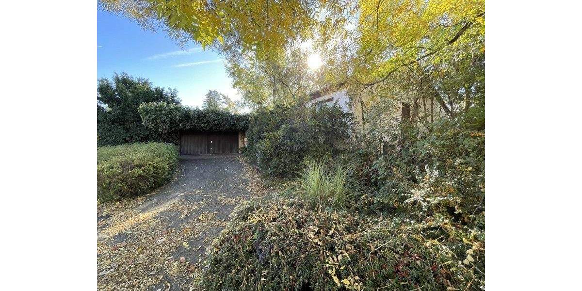 XXL-Traumgrundstück am Wiesengrund (Sanierungsobjekt oder Neubebauung) in Fürth-Espan 7 zimmer