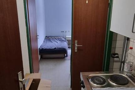 Very central studio Einzelapartment with private kitchen & bath 1 zimmer