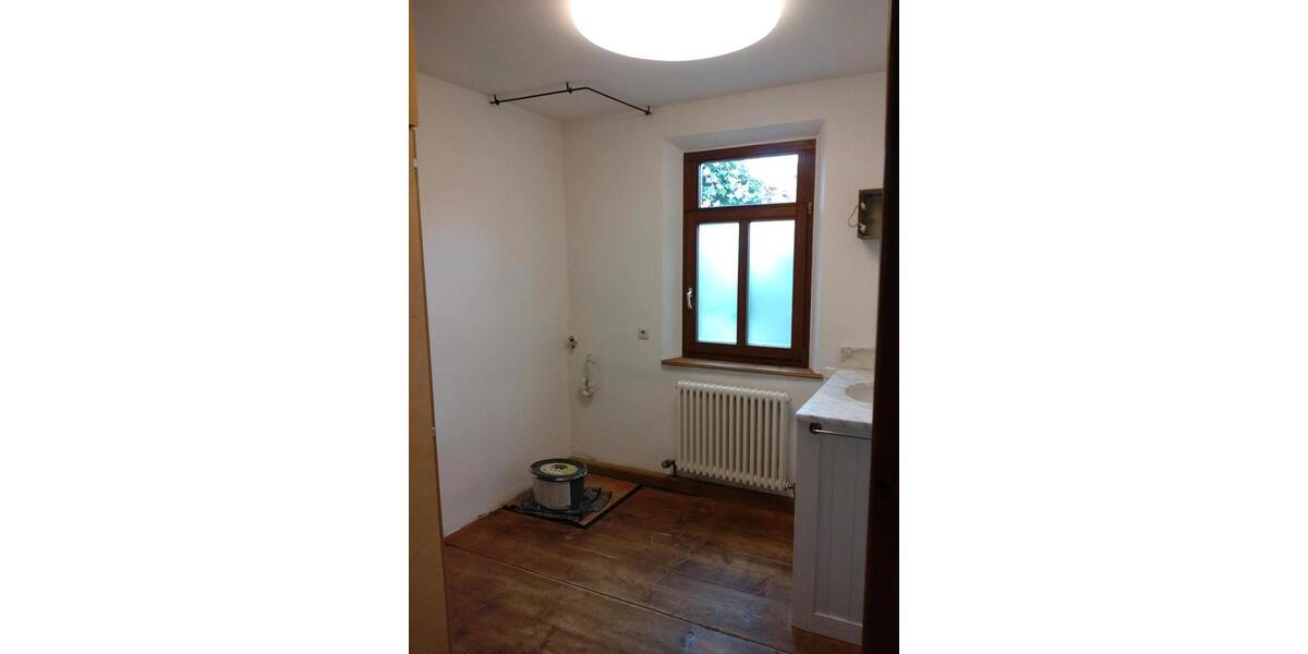 Etagenwohnung Uttenreuth - 4 Zimmer, 100 m&sup2;, 1.410&euro; | Angebot:25173882