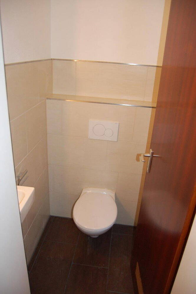 Sanierte große und helle 3 - Zimmer Wohnung in zentraler Lage!