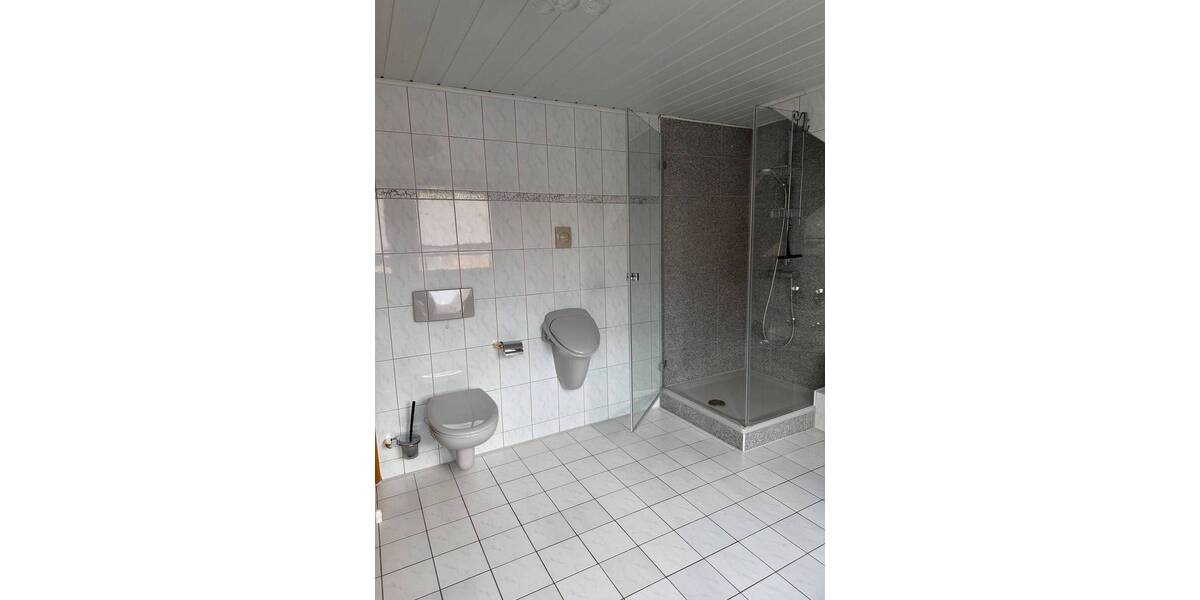Etagenwohnung Erlangen Frauenaurach - 2 Zimmer, 117 m&sup2;, 1.400&euro; | Angebot:26092188