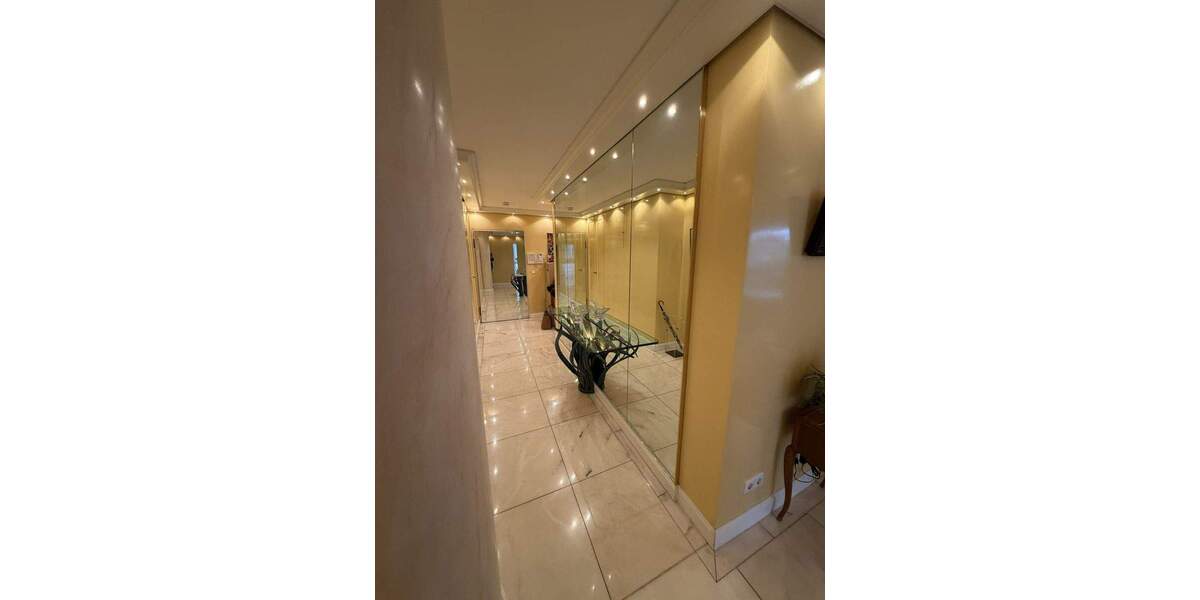 Etagenwohnung Nürnberg Gleißhammer - 4 Zimmer, 208 m&sup2;, 2.200&euro; | Angebot:26502648