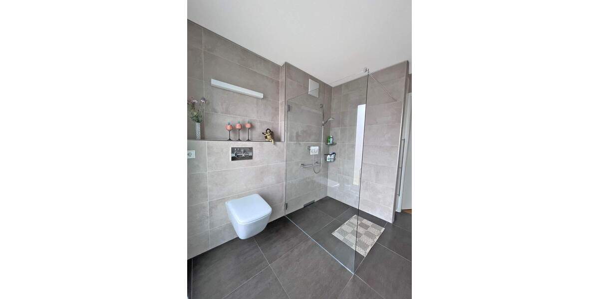 Etagenwohnung Nürnberg Steinbühl - 3 Zimmer, 151 m&sup2;, 2.400&euro; | Angebot:26816229