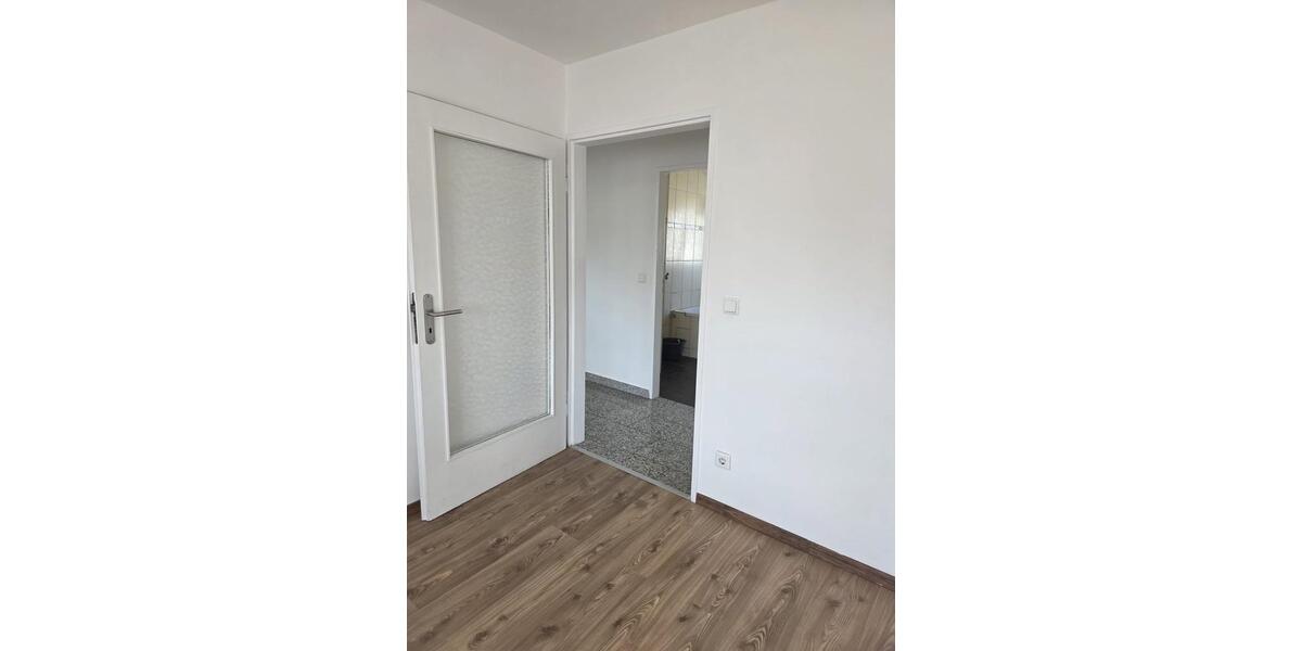 Etagenwohnung Nürnberg Schnepfenreuth - 3 Zimmer, 90 m&sup2;, 1.100&euro; | Angebot:26400495