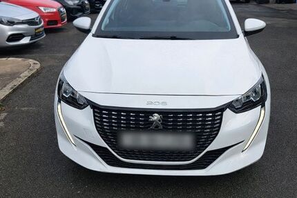 Peugeot 208 64.000 km 15.250 &euro; Nürnberg 90408
