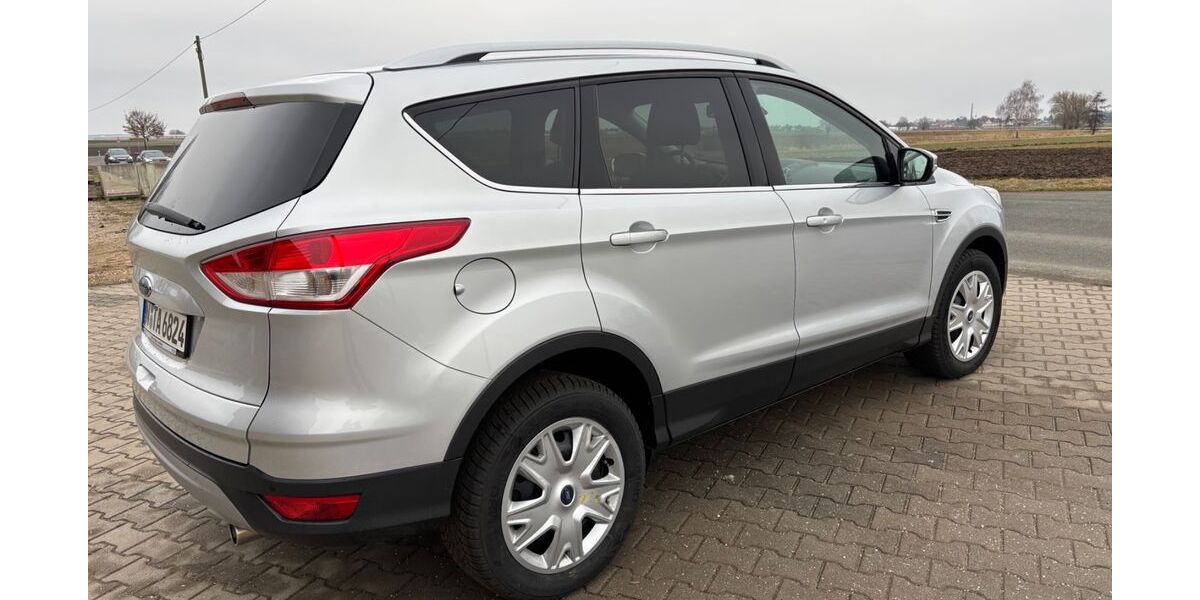 Ford Kuga 140.500 km 8.900 &euro; Nürnberg 90425