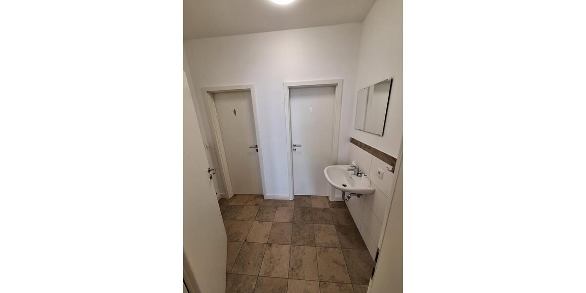 Moderne Gewerbefläche am HBF Fürth - Büro Lager Praxis Kanzlei zimmer