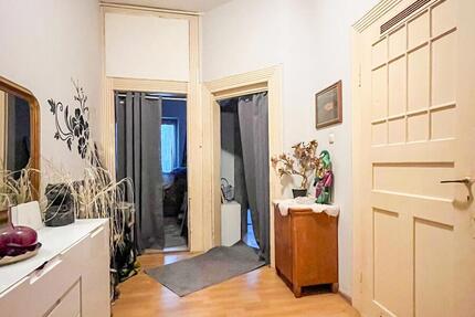 Schnäppchen! Vermietete Altbauwohnung mit Perspektive 5 zimmer