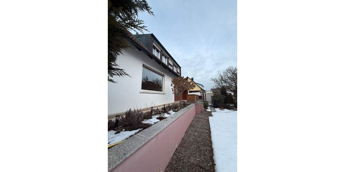 Etagenwohnung Wendelstein - 4 Zimmer, 92 m&sup2;, 1.150&euro; | Angebot:25769109