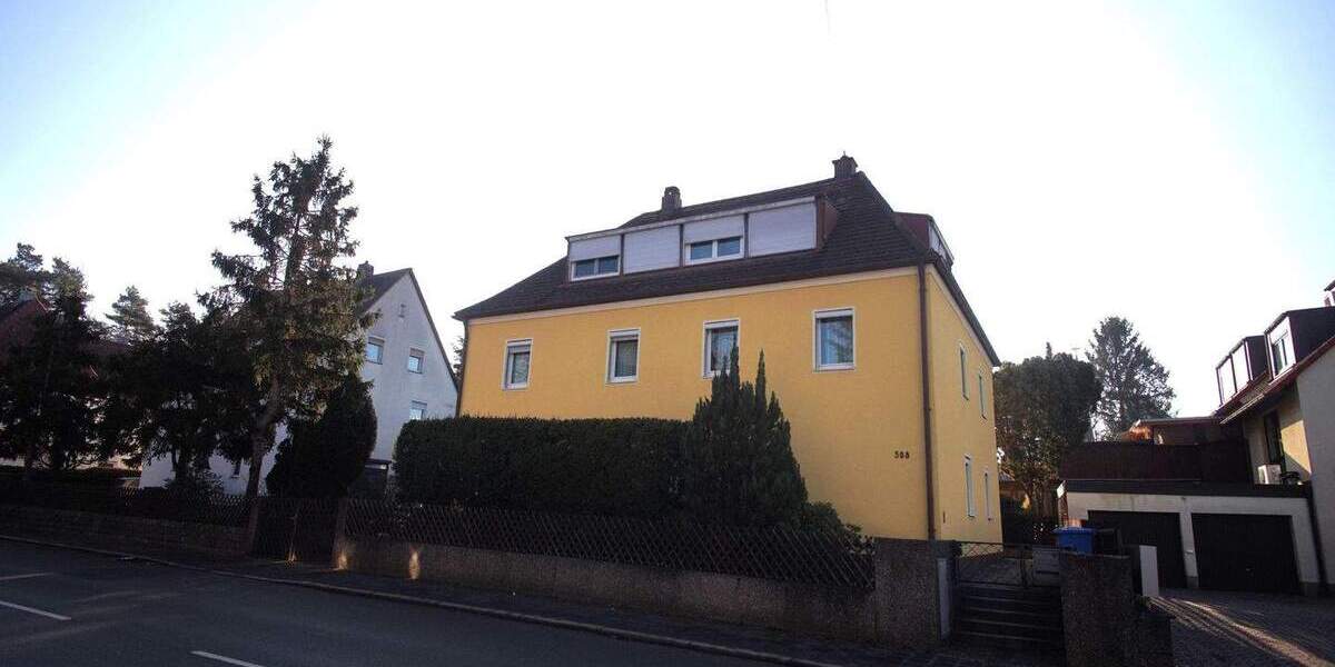 Wohnhaus mit 3 Wohnungen in Nürnberg - Laufamholz 9 zimmer