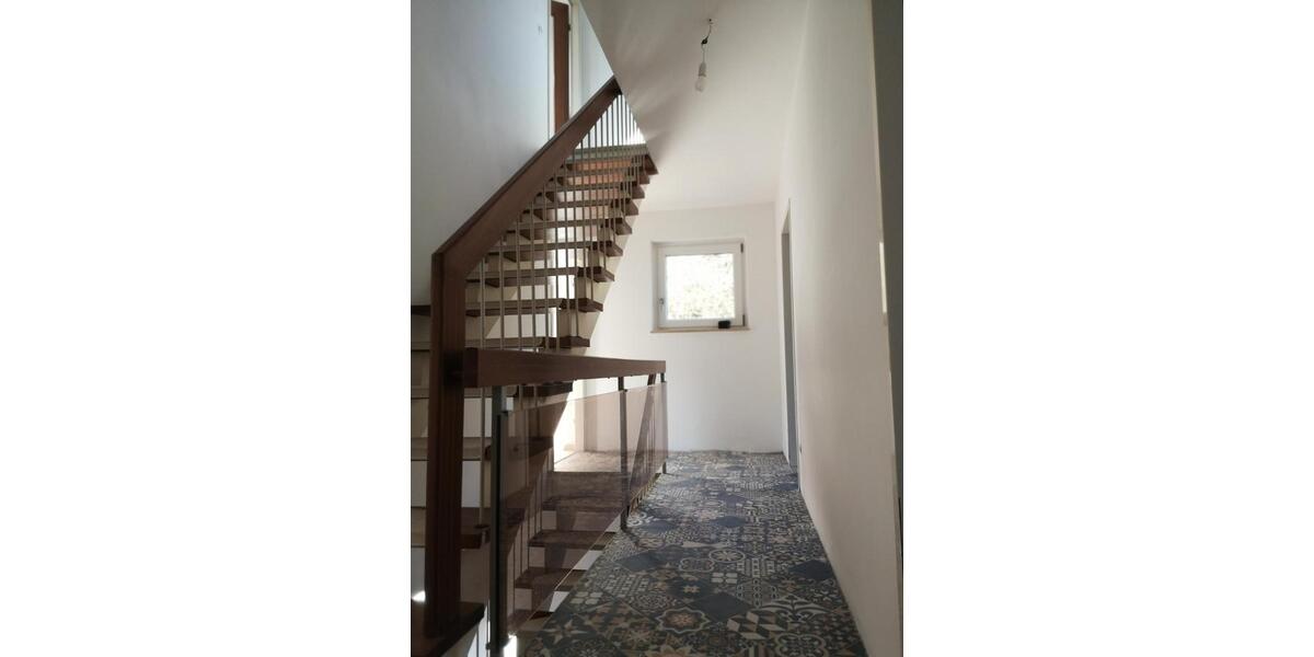 Reihenhaus Zirndorf - 6 Zimmer, 150 m&sup2;, 1.750&euro; | Angebot:26634678