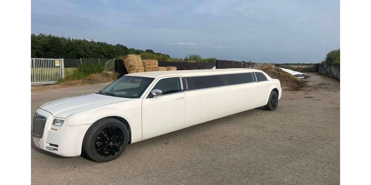 Chrysler 300C 124.000 km 25.000 &euro; Nürnberg 90441