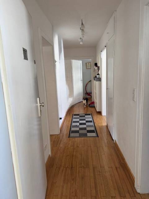 Ruhige und zentrale 3-Zimmer-Wohnung mit Echtholzboden & Südbalkon 3 zimmer