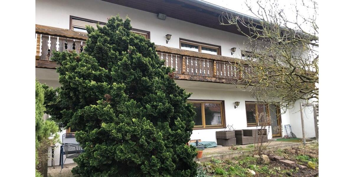Etagenwohnung Veitsbronn - 5 Zimmer, 130 m&sup2;, 1.500&euro; | Angebot:27612434