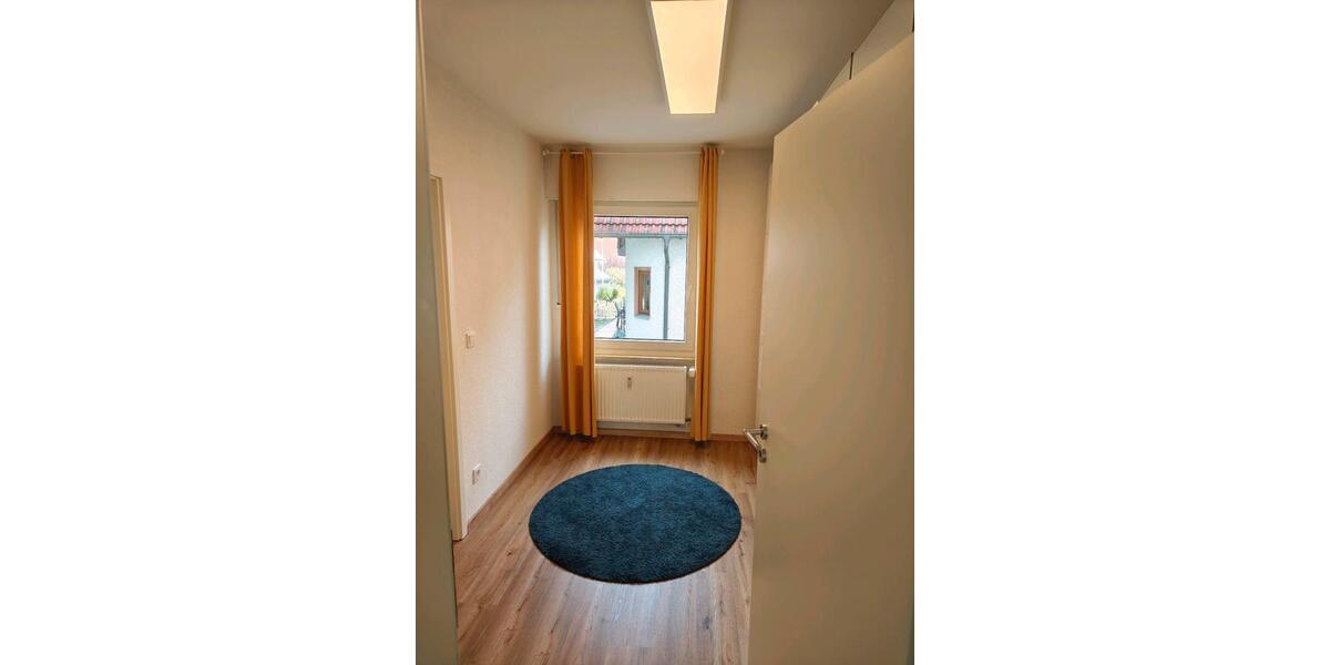 Erdgeschoßwohnung Schwabach - 4 Zimmer, 100 m&sup2;, 1.290&euro; | Angebot:27607556
