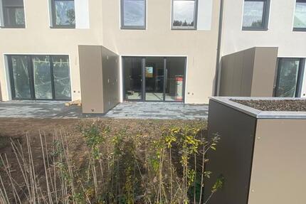 Neubau-Reihenmittelhaus in Bammersdorf KFW 40 zimmer