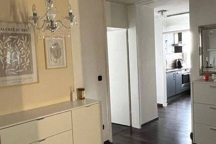 Renovierte 3-Zimmer-ETW mit Süd-Loggia und Ausblick zum Kanal