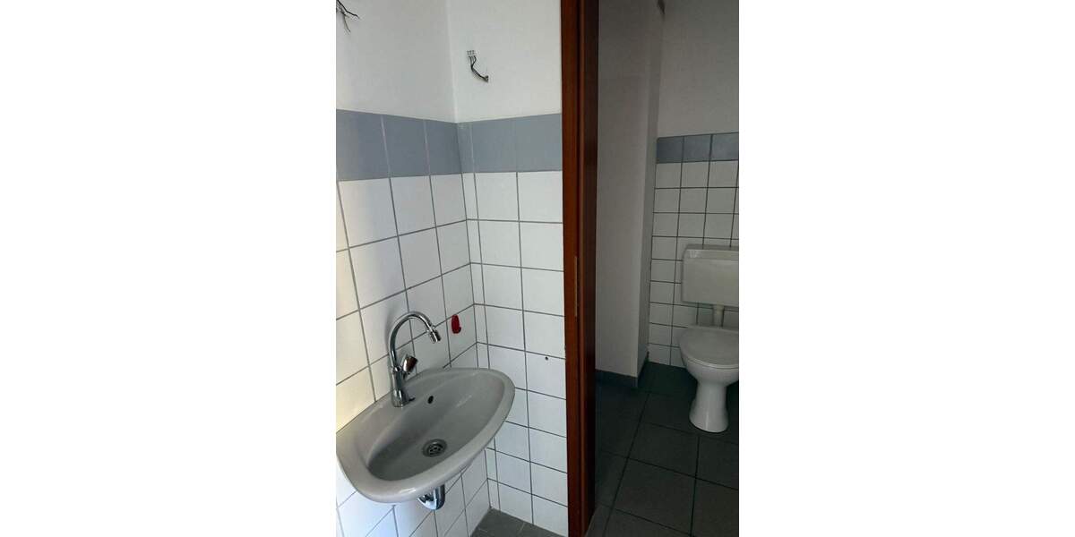 großzügige, helle 4 ZW mit großer Südloggia, Gaste-WC Abstellraum und Tiefgarage 4 zimmer