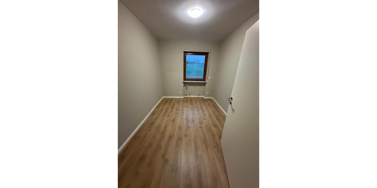 5 Zimmer Wohnung am Rothsee mit großem Grundstück 5 zimmer