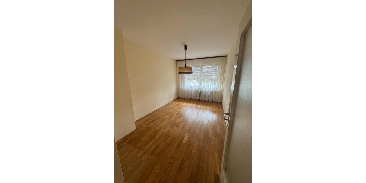 Reihenhaus Schwaig Bei Nürnberg - 5.5 Zimmer, 150 m&sup2;, 480.000&euro; | Angebot:27155364