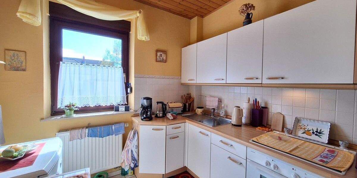 Gepflegtes Dreifamilienhaus in schöner Wohnlage mit zwei Einzelgaragen 7 zimmer