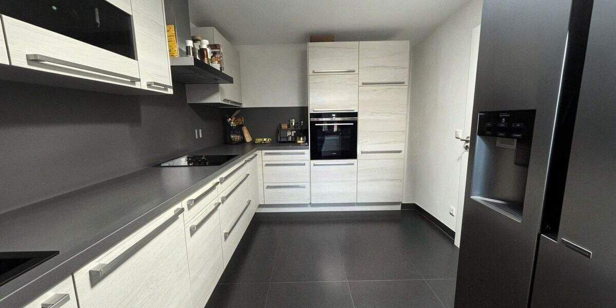 Charmantes Zweifamilien-Bauernhaus mit Scheune, Innenhof und Garten 9 zimmer