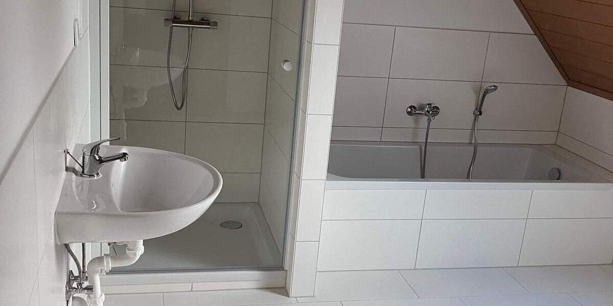 Renovierte 3-Zi.-DGW mit Gartenanteil - 91056 Erlangen-Hüttendorf 3 zimmer