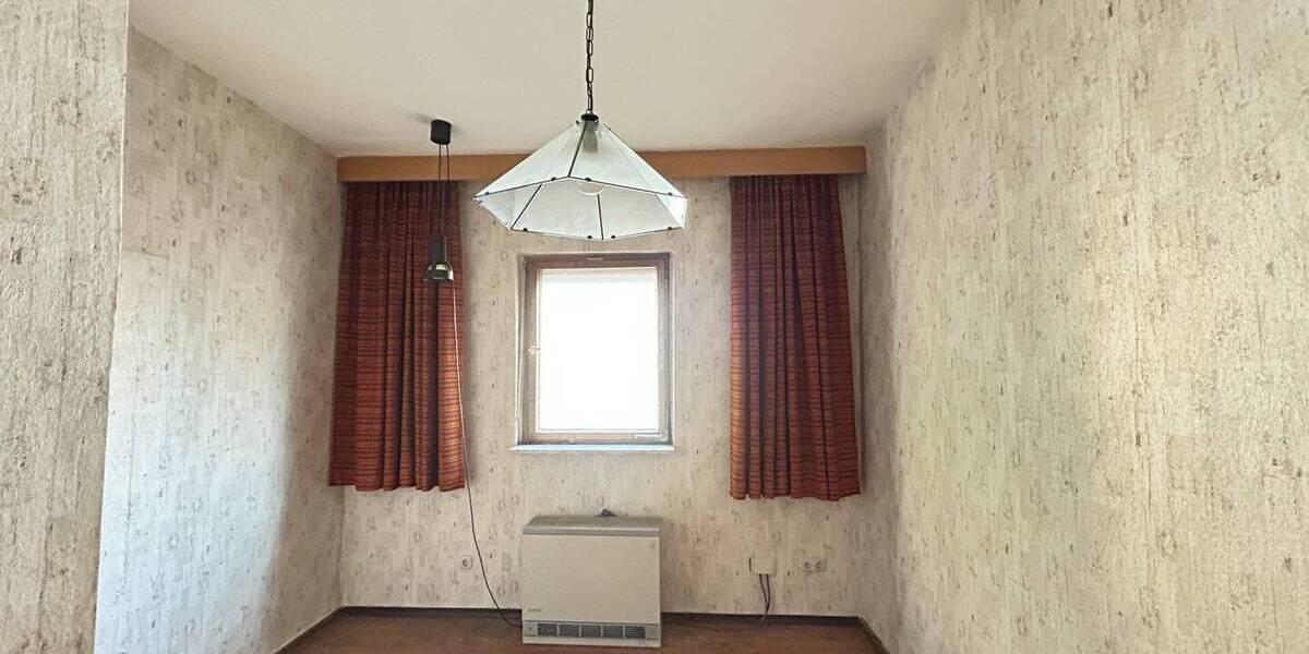 Mehrfamilienhaus, Wohnhaus Erlangen / Frauenaurach Frauenaurach - 8 Zimmer, 236 m&sup2;, 287.000&euro; | Angebot:25701559