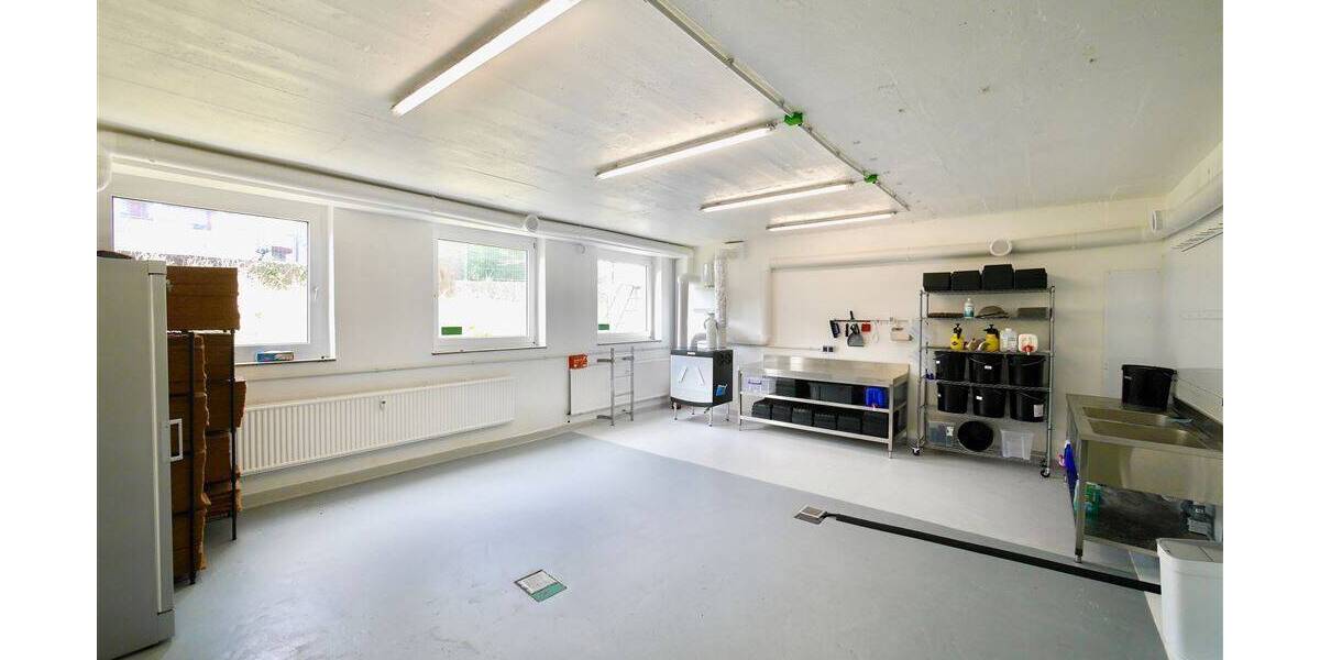 Gewerbeobjekt Cadolzburg - 3 Zimmer, 119 m&sup2;, 833&euro; | Angebot:24027406