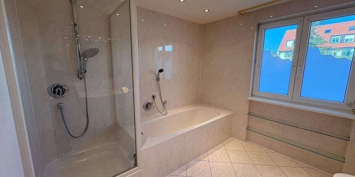 Etagenwohnung Nürnberg Gaismannshof - 4 Zimmer, 145 m&sup2;, 2.000&euro; | Angebot:26502919