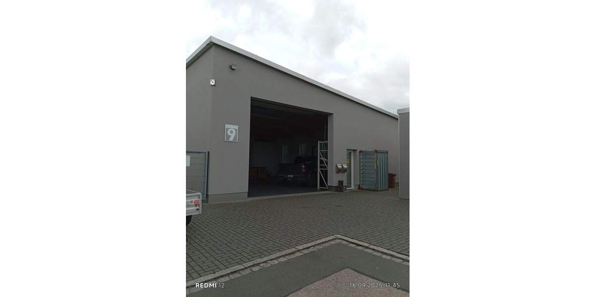 Ihr neues Investment in Büchenbach Moderne Werkhalle mit großzügiger Wohnung zimmer