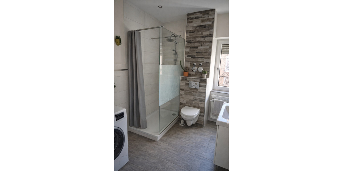 WG-geeignete 3-Zi Whg. (84m2) mit Einbauküche in der Nbg Südstadt 3 zimmer