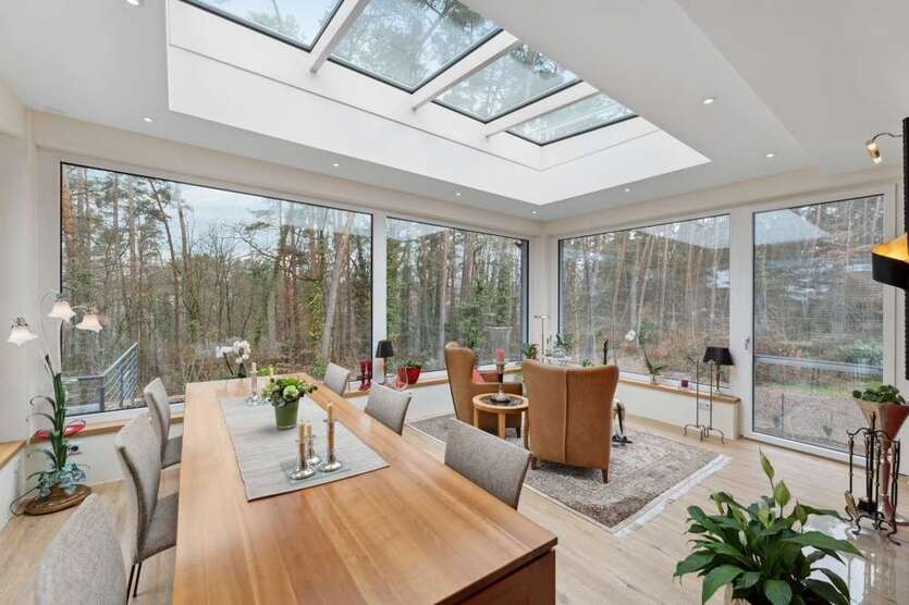 Haus zum Kaufen in Uttenreuth 1.650.000 € 328.01 m²