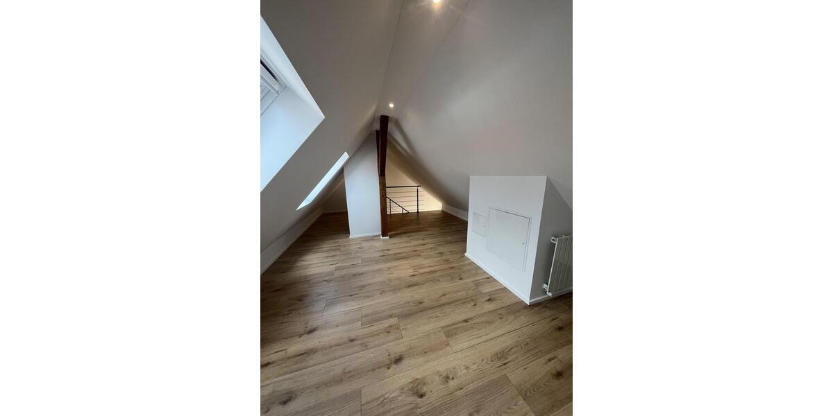 Dachgeschoßwohnung Nürnberg Gibitzenhof - 3 Zimmer, 58 m&sup2;, 960&euro; | Angebot:25652560