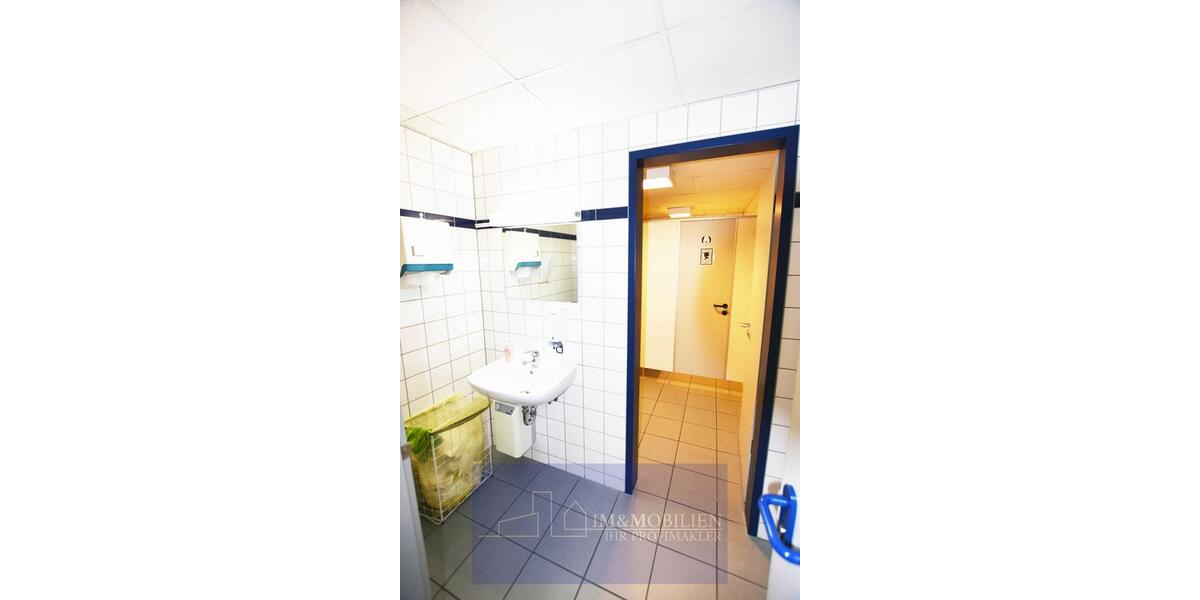 ERLANGEN-TENNENLOHE - HELLE BÜROS - KÜCHE - TEIKLIMA - BAB 373ÖPNVAIRPORT zimmer