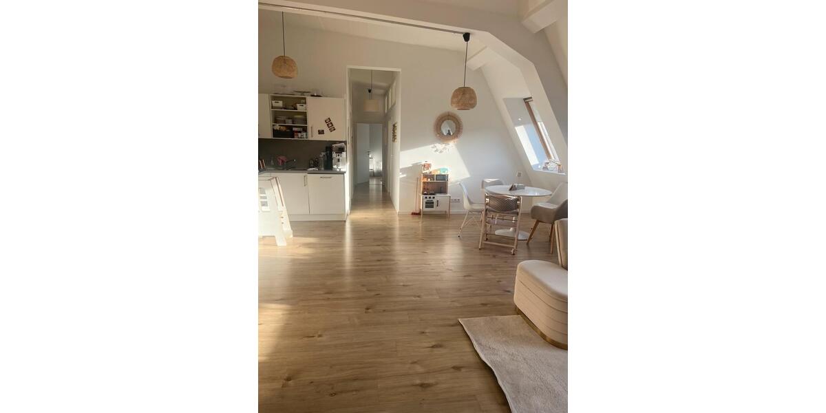 Dachgeschoßwohnung Nürnberg Gärten bei Wöhrd - 3 Zimmer, 81 m&sup2;, 1.350&euro; | Angebot:26420387