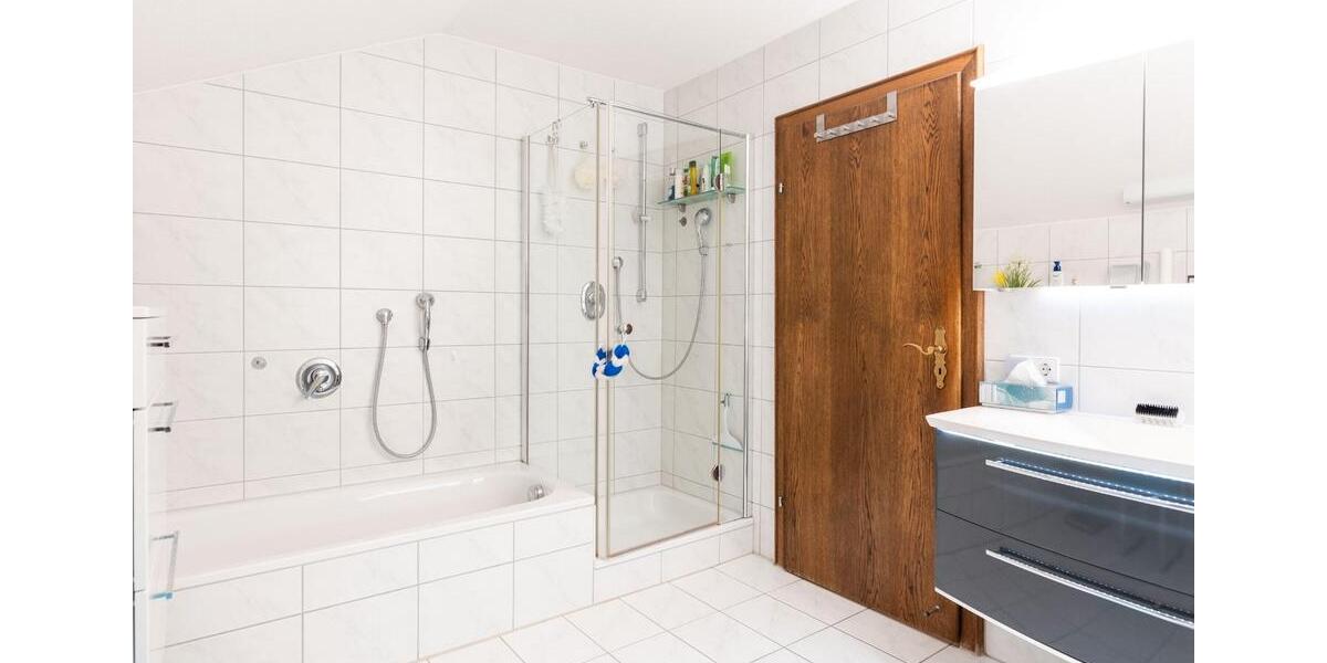 Einfamilienhaus Erlangen Alterlangen - 8 Zimmer, 330 m&sup2;, 1.395.000&euro; | Angebot:26429713