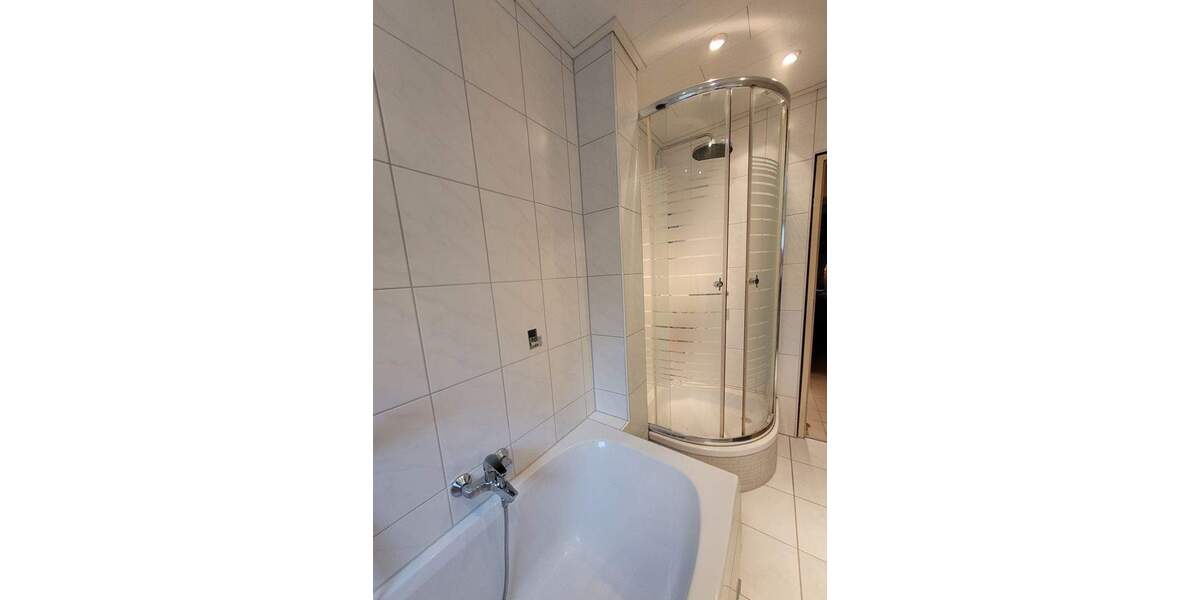 ** TOP GELEGENHEIT ** Saniertes 4-Familienhaus in bevorzugter Wohnlage für Anleger ** zimmer