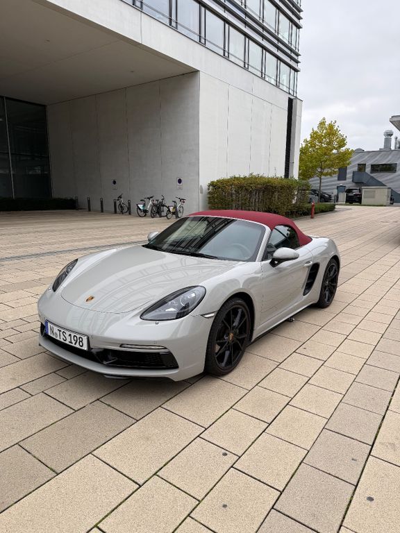 Porsche Boxster 35.000 km 74.600 € Nürnberg 90489