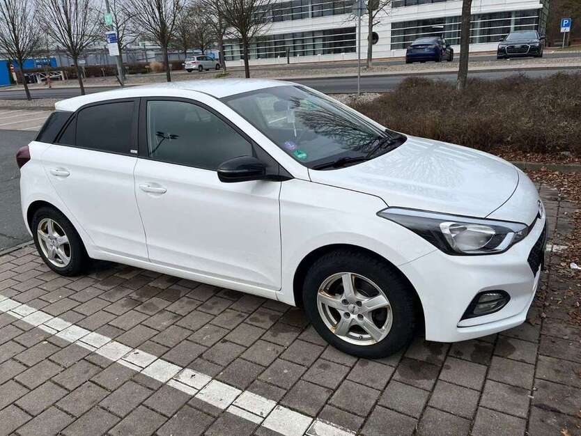 Hyundai i20 100.282 km 8.450 € Erlangen 91052