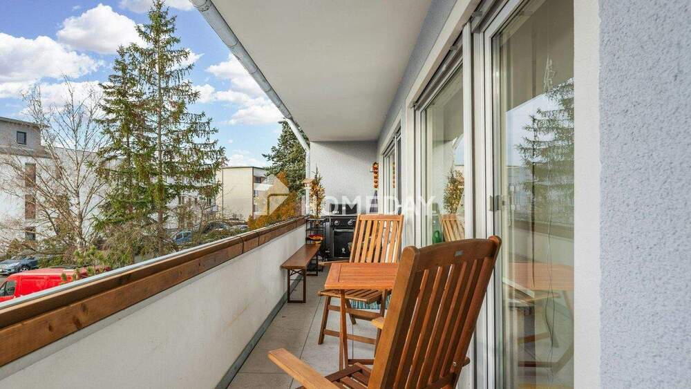 Großzügige 3,5-Zimmer-Wohnung mit Südwest-Loggia und Stellplatz in gefragter Lage von Erlangen 3 zimmer