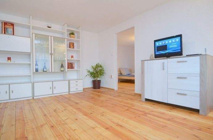 Provisionsfrei! Bereits freie & freundliche 2-Zimmer-Wohnung im 1.Stock in charmantem Mehrfamilienhaus am Wöhrder See