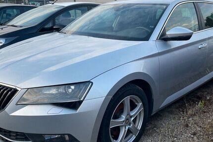 Skoda Superb 210.000 km 10.900 &euro; Nürnberg 90427
