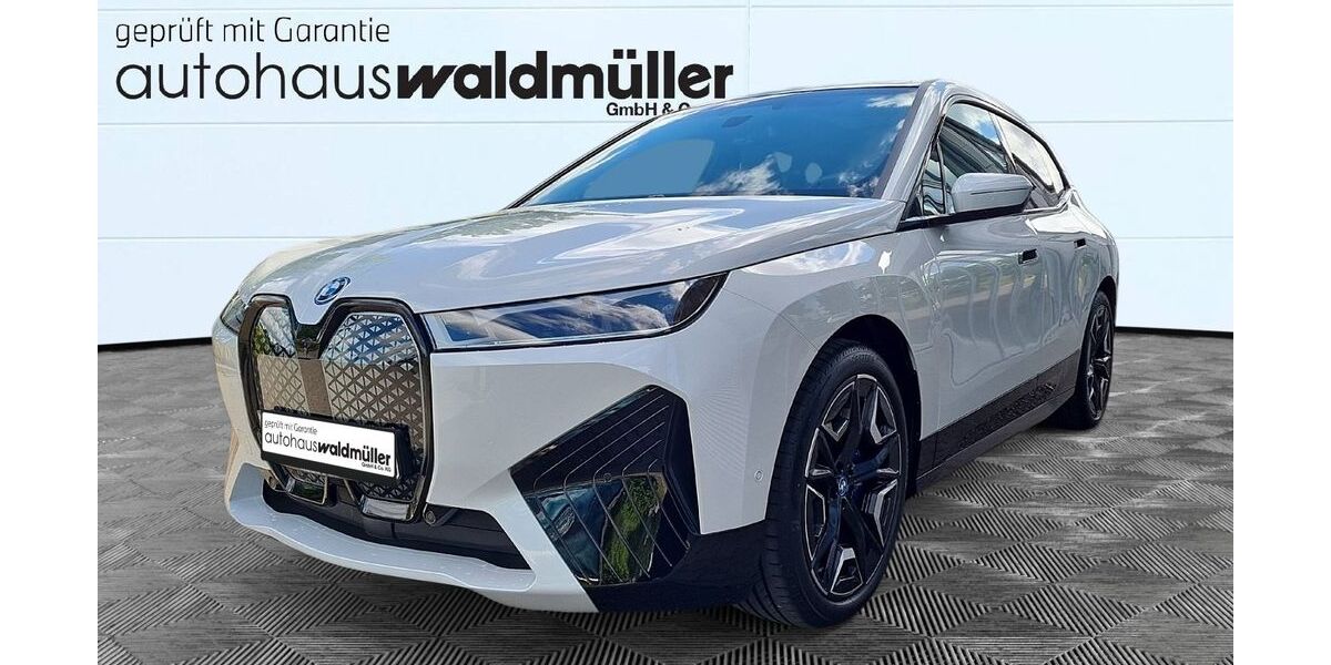 BMW iX 41.712 km 51.011 &euro; Roth 91154