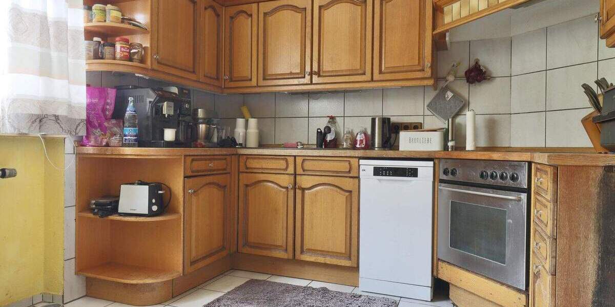 Zwei auf einen Streich! Doppelhaus mit flexibler Nutzung zentral in Feucht! 7 zimmer